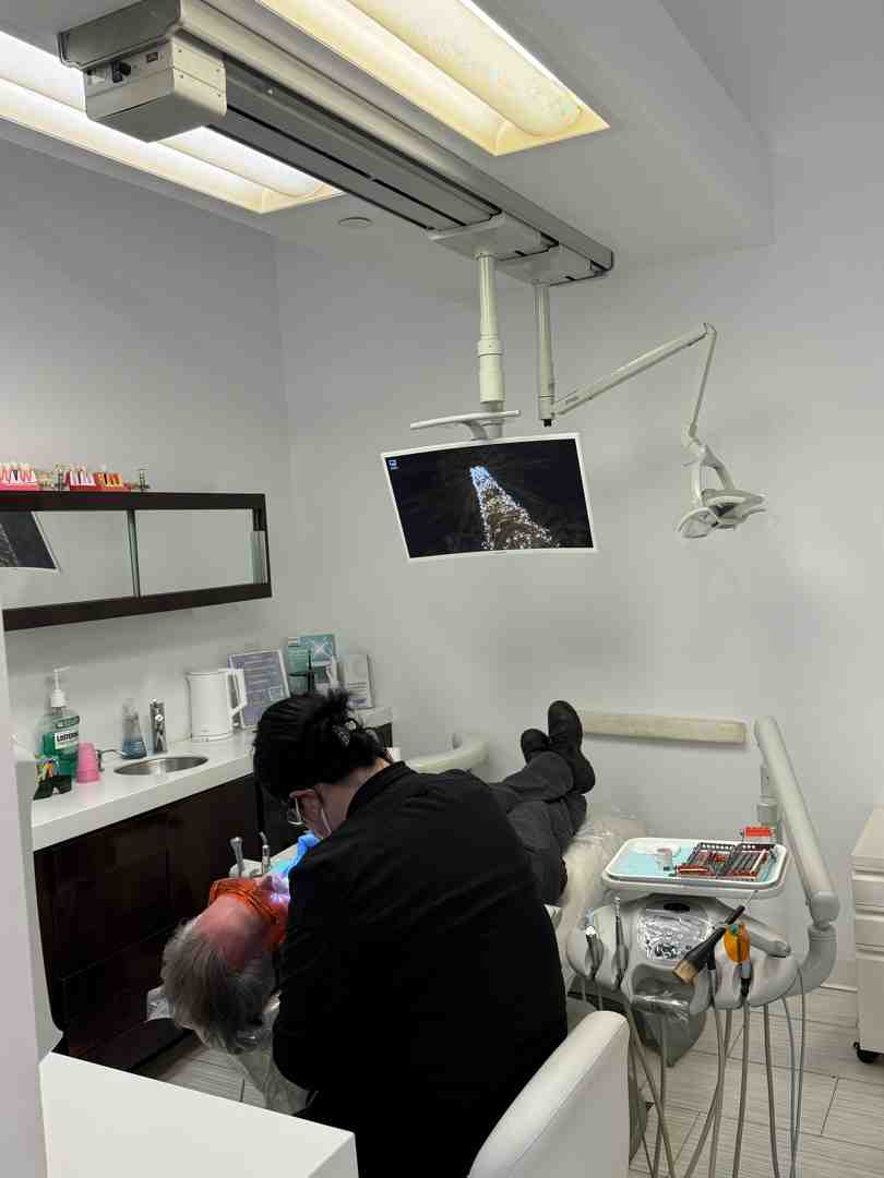 Navigating NYC: Where to Get Dental Implants Downtown